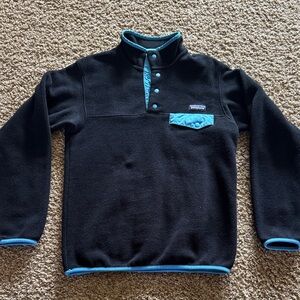 Black Patagonia Synchilla Pullover with Blue Accents Medium